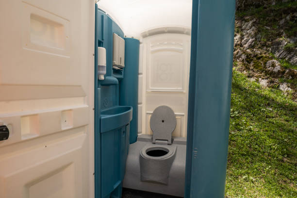 Best Portable restroom solutions  in Long Beach, WA